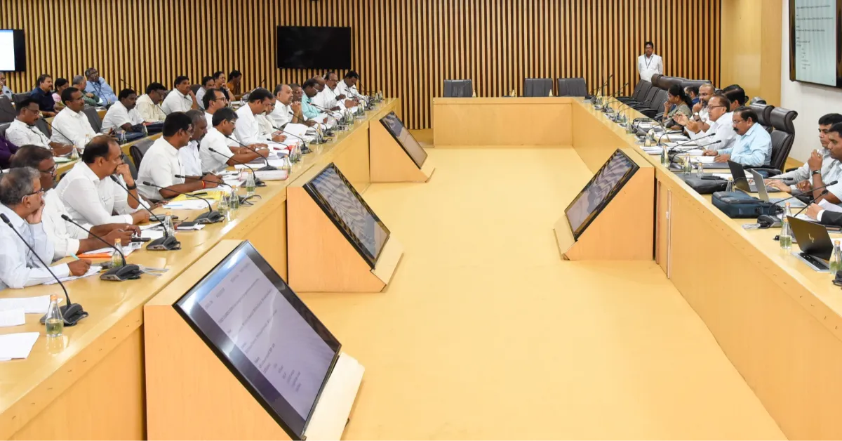 ప్రభుత్వం సంఘాలతో సమావేశం – పిఆర్సిపై స్పష్టత లేకపోవడం పట్ల ఆగ్రహం