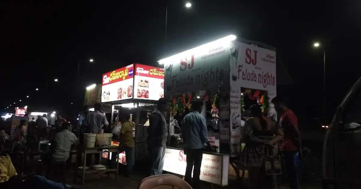 విజయవాడ BRTS రోడ్డులో ఉద్రిక్తత